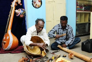 தமிழ்நாட்டில் இசைக்கருவிகள் செய்தல் கைவினை