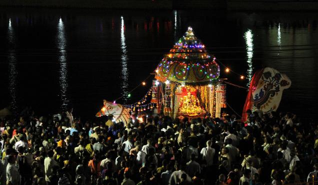 மதுரை விழா மிதப்பதற்கு